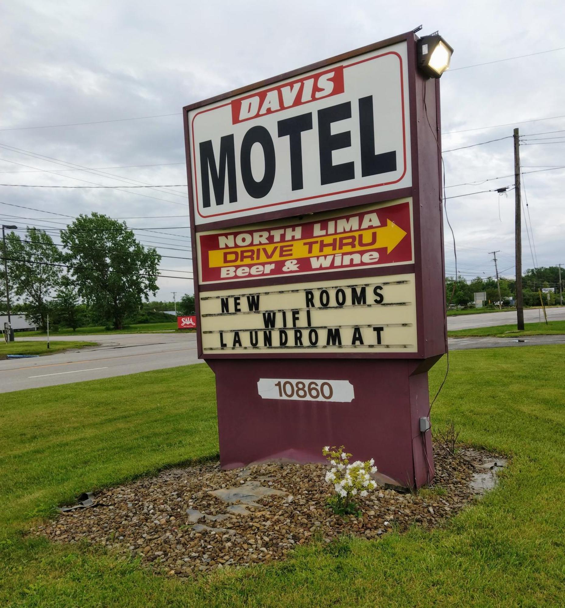 Davis Motel North Lima Экстерьер фото